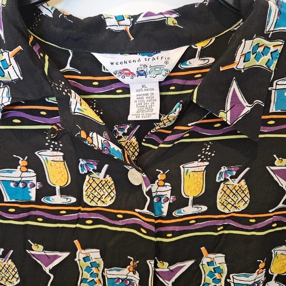 Weekend Traffic Women's XL Top - Picture 3 of 6